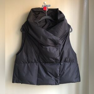 Pretty Rugged Waterproof Windproof Puffer Vest Women Size: M/L